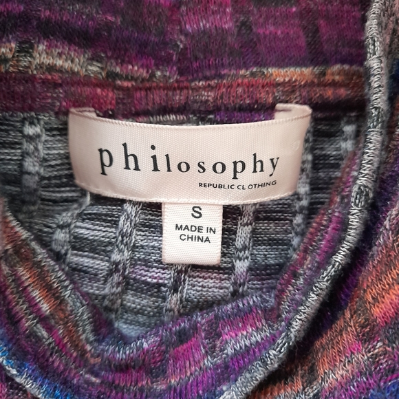 ● Philosophy | Turtle neck Etnic print Top - Picture 8 of 8